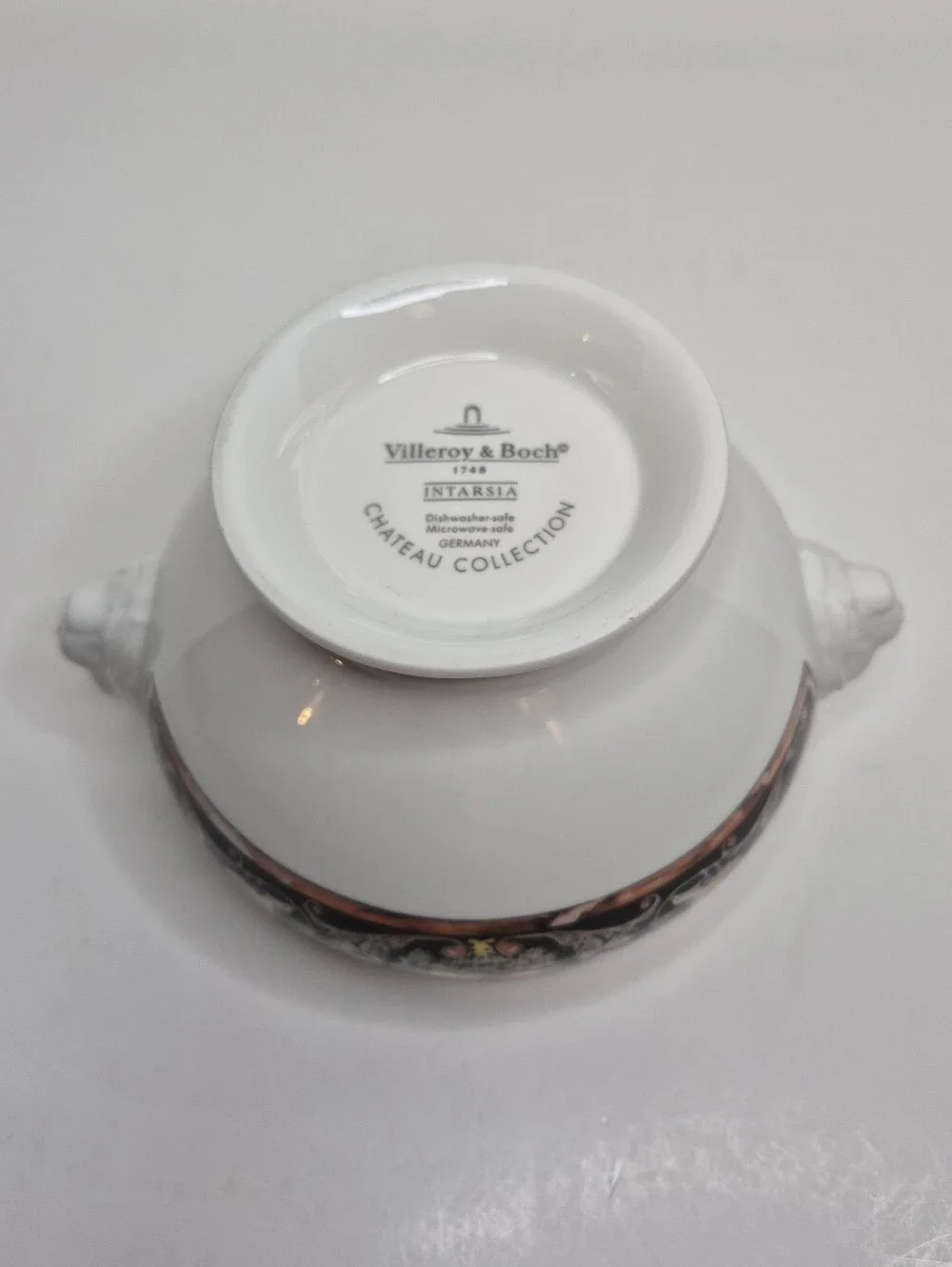 Villeroy and Boch Intarsia Chateau Collection Lion Head Soup Cream Bowl